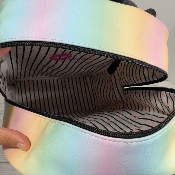 NWT‎ BETSEY JOHNSON OMBRÉ QUILTED BADLEY UNICORN LARGE BACKPACK - Picture 9 of 12